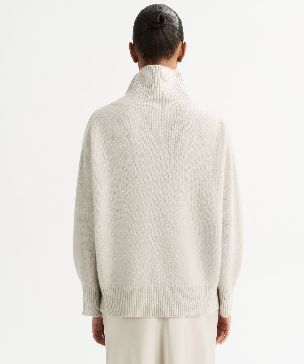 Soft Goat Boyfriend Turtleneck Cashmere Jumper | Jules B