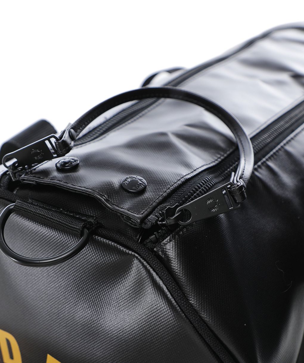 FRED PERRY Tonal Classic Barrel Bag バッグ Classic Barrel Bag - Carrington Road Brick / Ecru | Men's