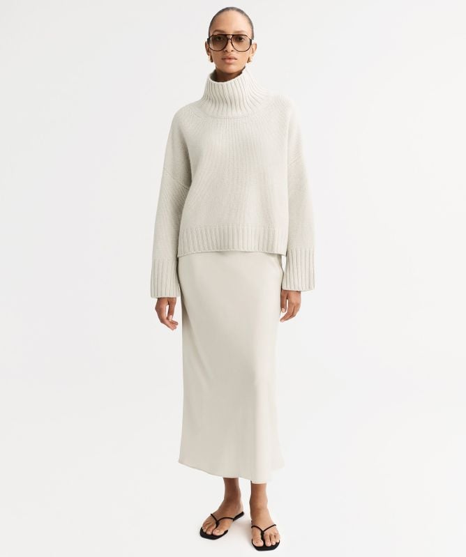 Soft Goat Girlfriend Turtleneck Cashmere Jumper