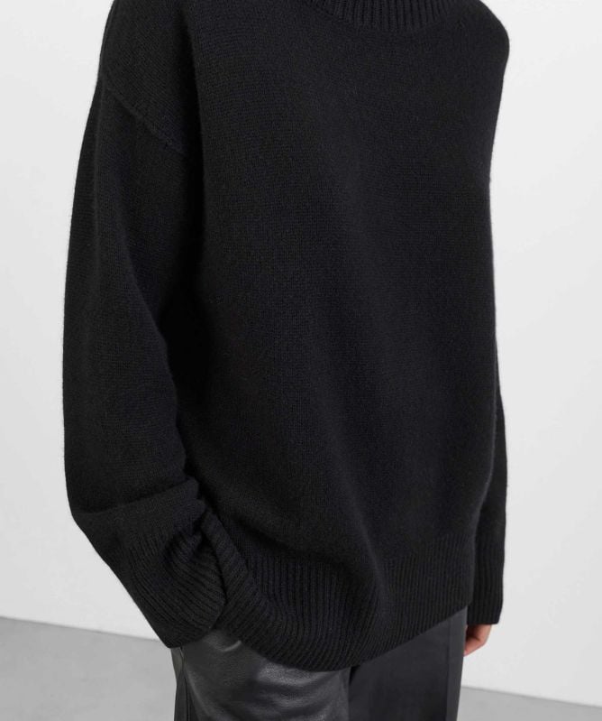 Soft Goat Boyfriend Turtleneck Cashmere Jumper