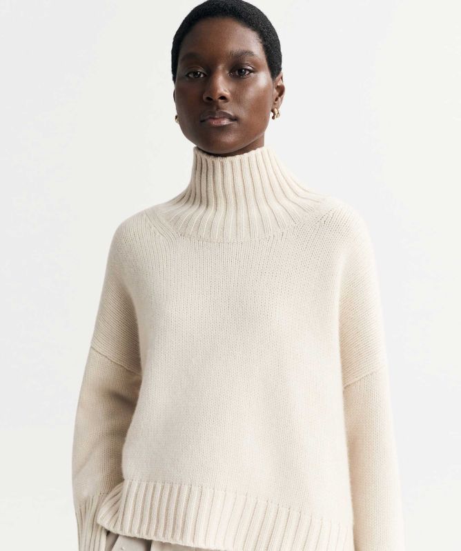 Soft Goat Girlfriend Turtleneck Cashmere Jumper