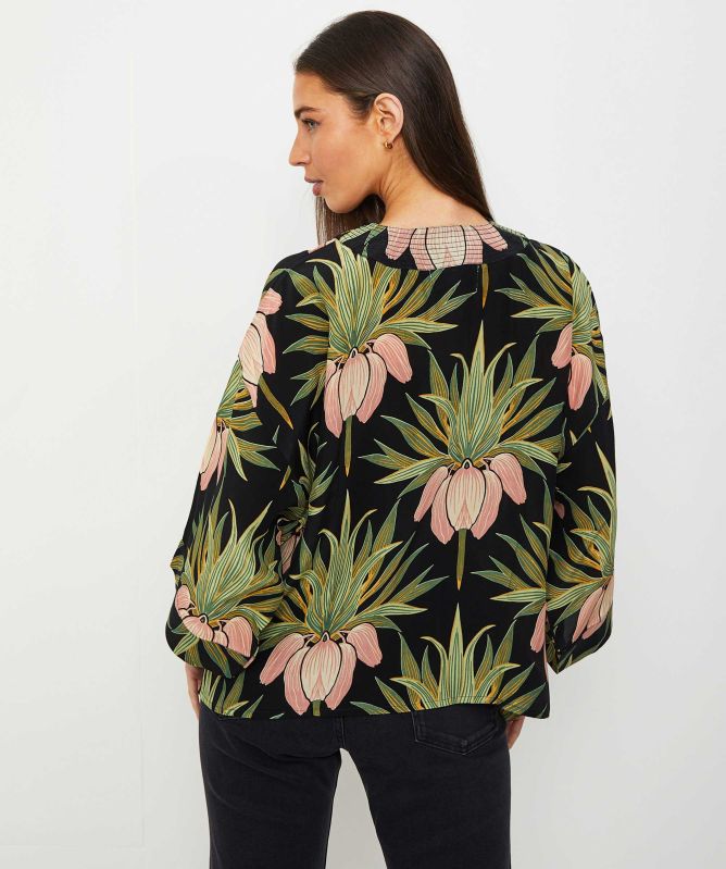 One Hundred Stars Deco Bud Black Crepe Kimono