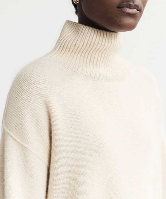 Soft Goat Boyfriend Turtleneck Cashmere Jumper