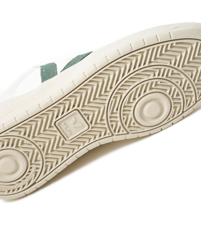 VEJA Leather V-90 Trainers