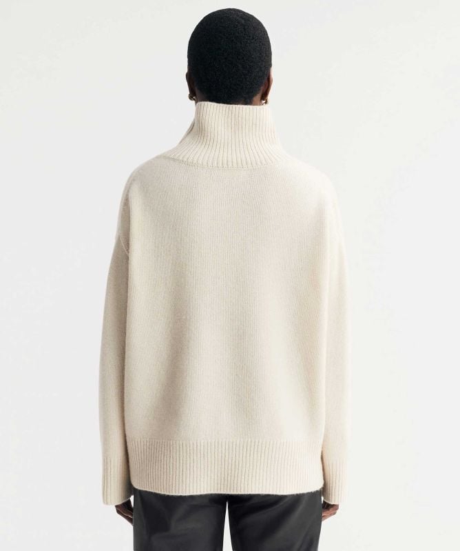 Soft Goat Boyfriend Turtleneck Cashmere Jumper