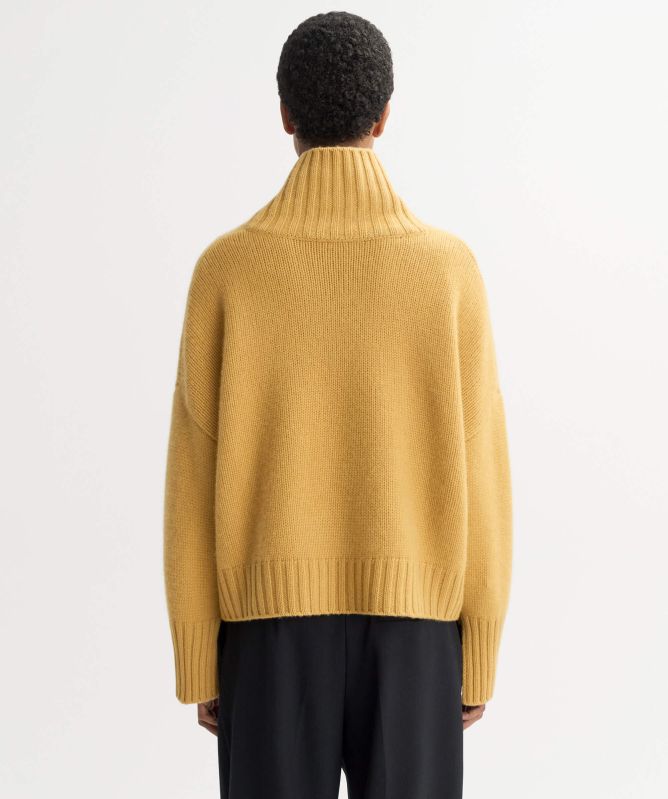 Soft Goat Girlfriend Turtleneck Cashmere Jumper