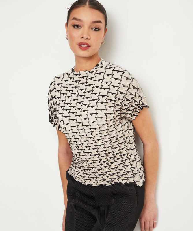 Thanny Geometric Pleated Top