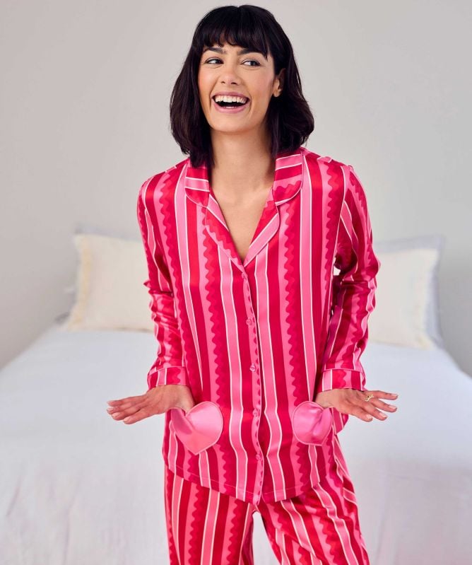 Chelsea Peers Satin Wiggle Heart Long Pajamas