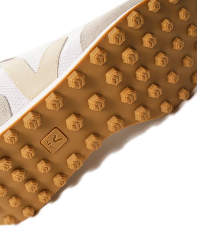 VEJA Rio Branco Alveomesh Trainers