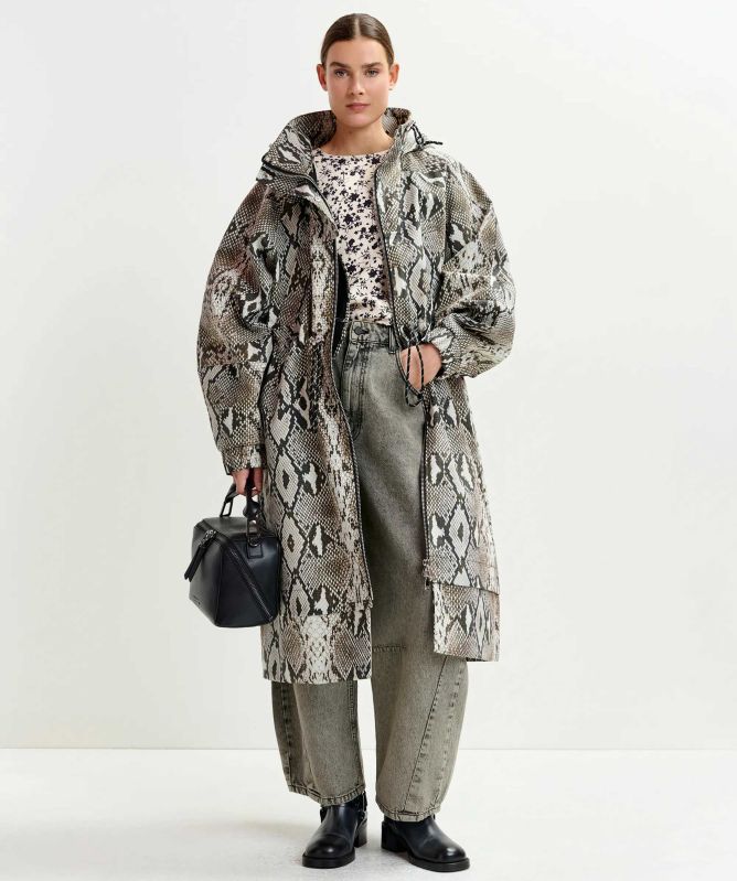 Essentiel Antwerp Impressive Overdyed Barrel Leg Jeans