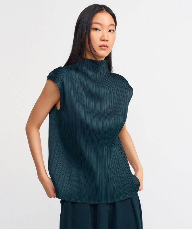 NU London Sleeveless Plisse Top