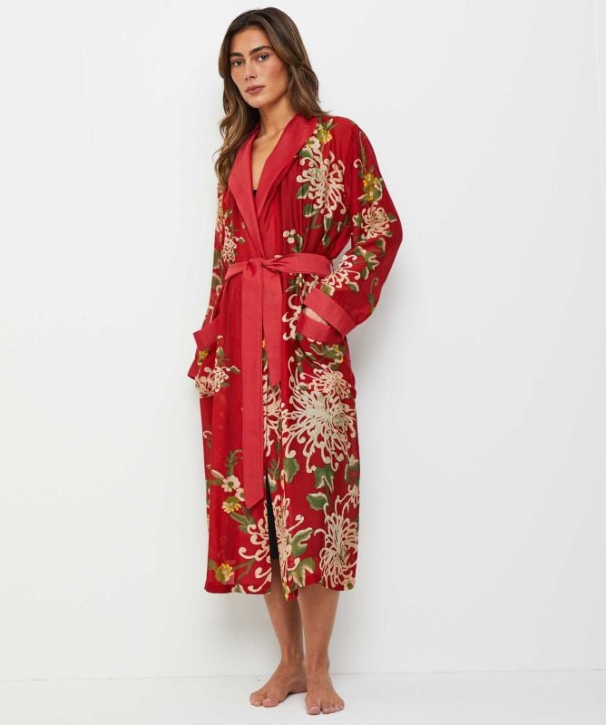 One Hundred Stars Chrysanthemum Red Gown