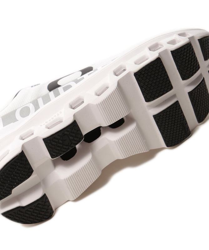 On Running Cloudmonster Sneakers