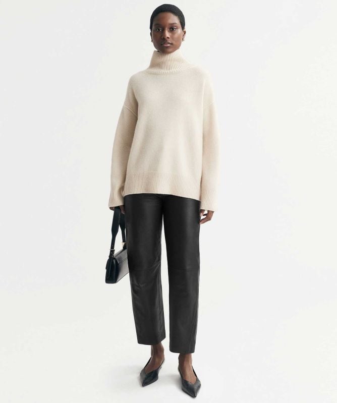 Soft Goat Boyfriend Turtleneck Cashmere Jumper