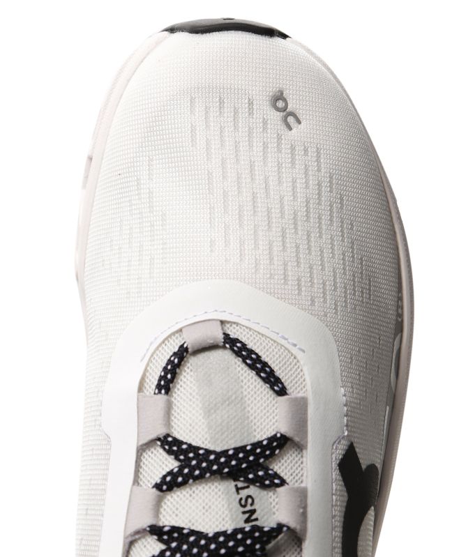 On Running Cloudmonster Sneakers