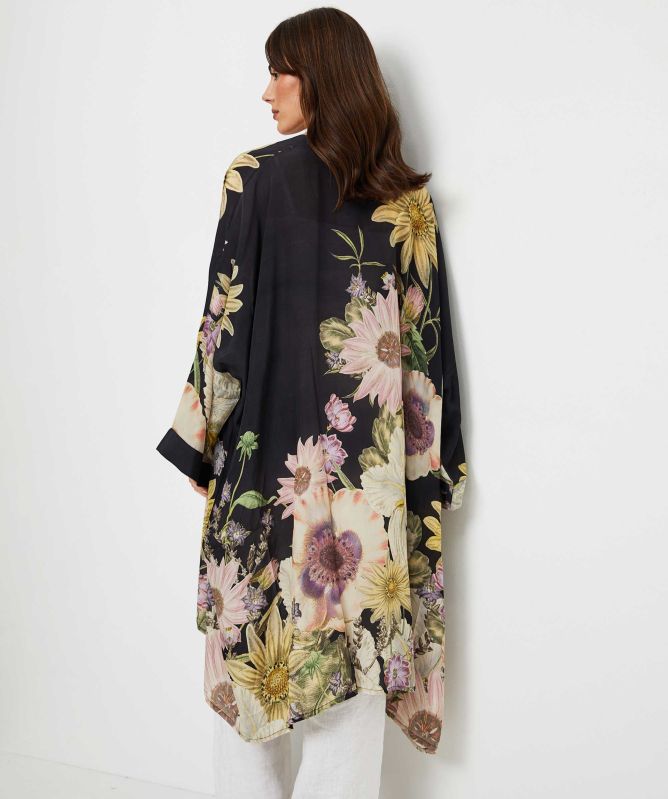 One Hundred Stars Daisy Black Grande Kimono