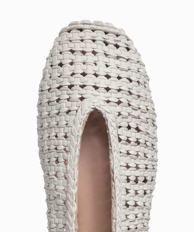 INUOVO Woven Slingback Flats