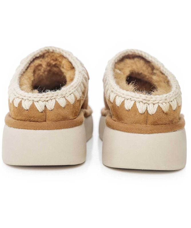 Mou Bounce Clogs With Metal Logo