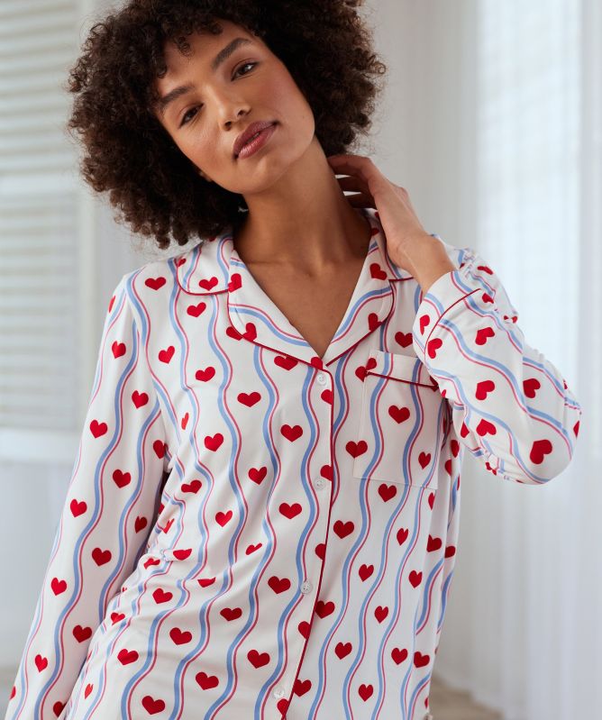 Chelsea Peers Wavy Stripe Heart Print Pyjama Set