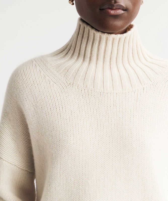 Soft Goat Girlfriend Turtleneck Cashmere Jumper