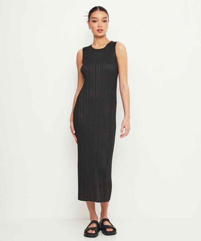 Thanny Plissé Midi Dress