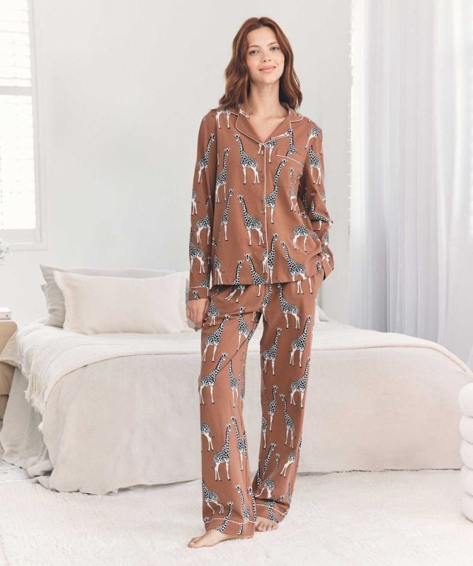 Chelsea Peers Giraffe Print Long Pyjamas