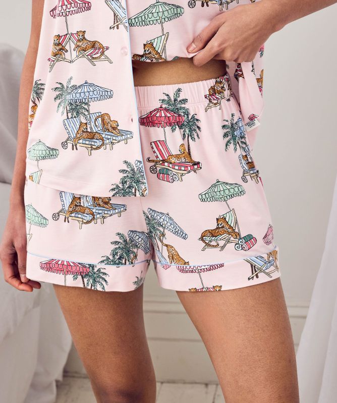 Chelsea Peers Lounging Leopards Print Short Pajamas