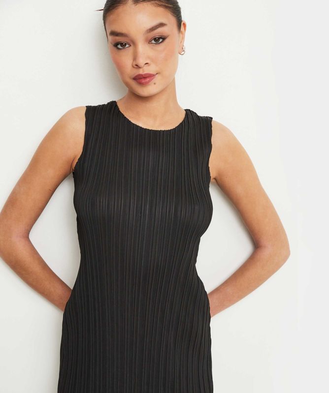 Thanny Plissé Midi Dress