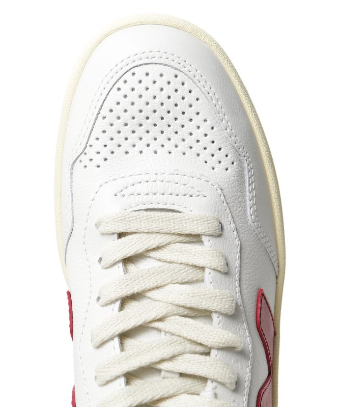 VEJA Leather V-90 Trainers