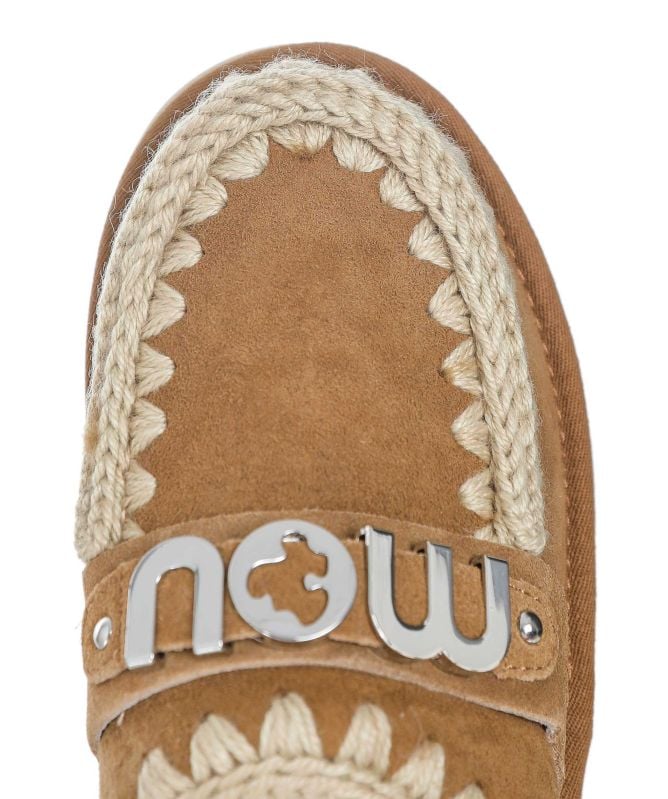 Mou Bounce Clogs With Metal Logo