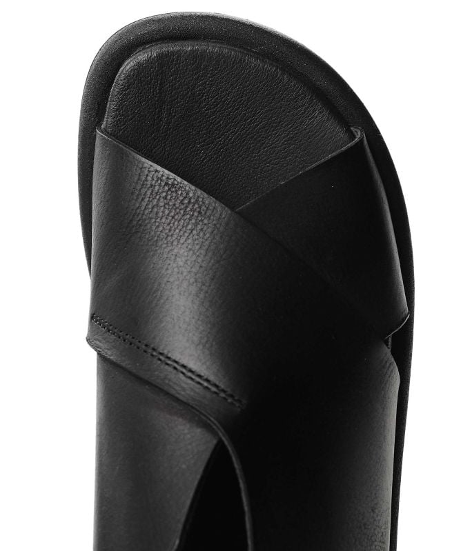Lofina V Front Leather Sandals