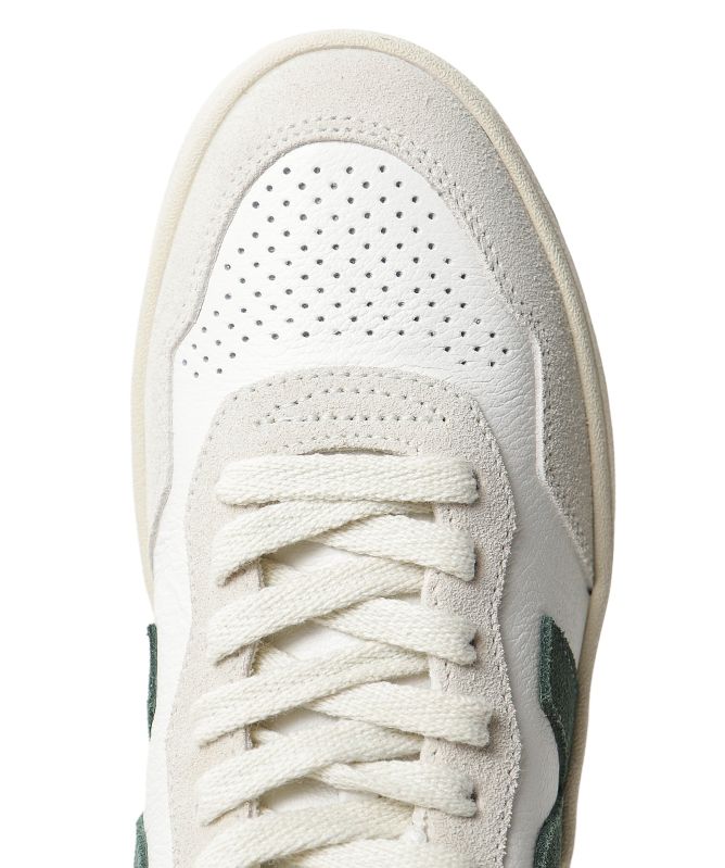 VEJA Leather V-90 Trainers
