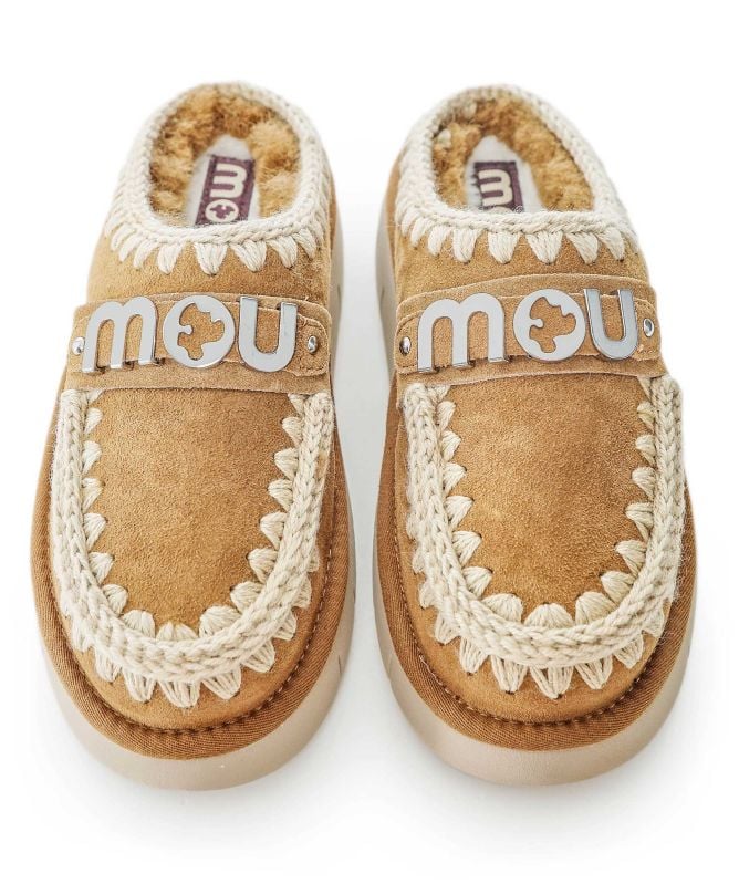 Mou Bounce Clogs With Metal Logo