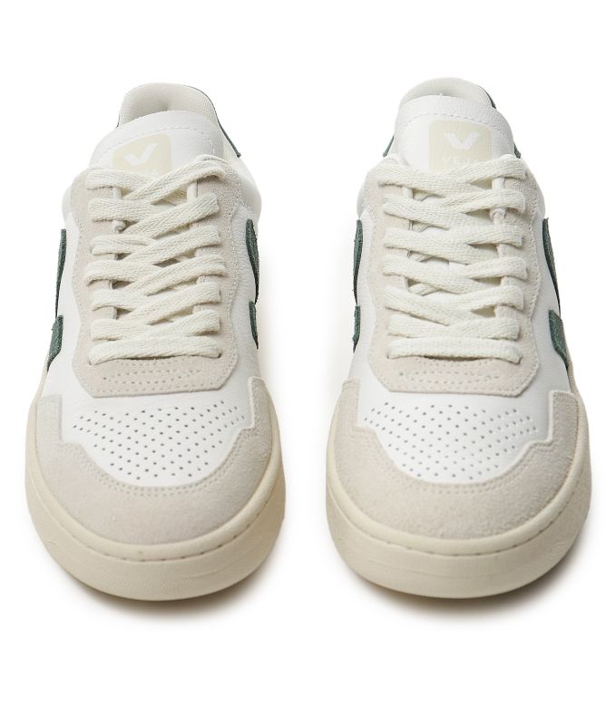 VEJA Leather V-90 Trainers