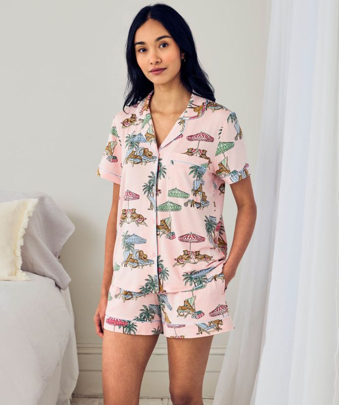 Chelsea Peers Lounging Leopards Print Short Pajamas