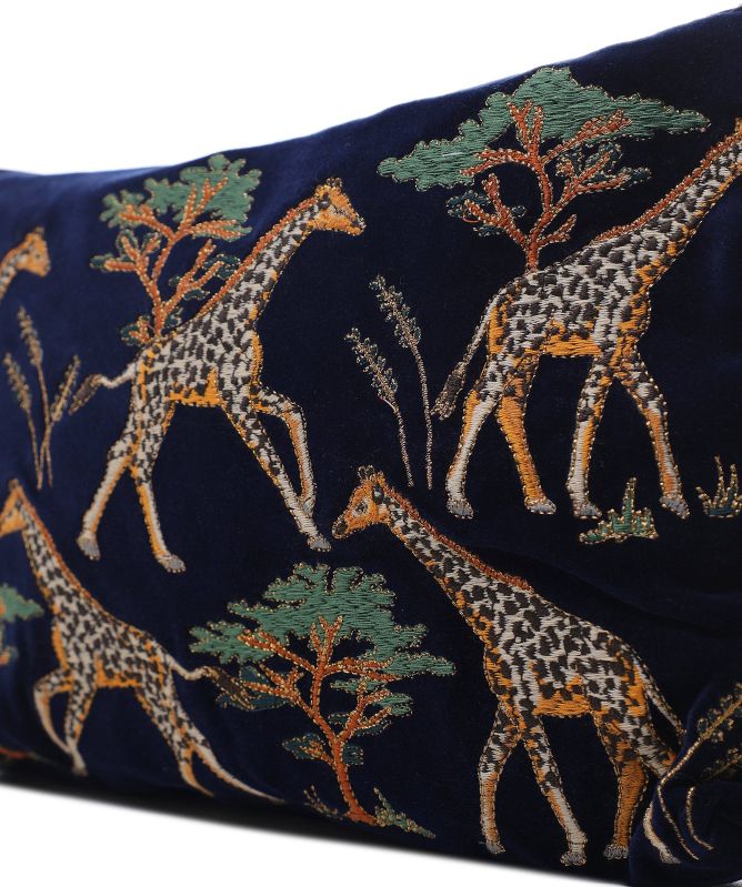 Elizabeth Scarlett Giraffe Herd Everyday Pouch