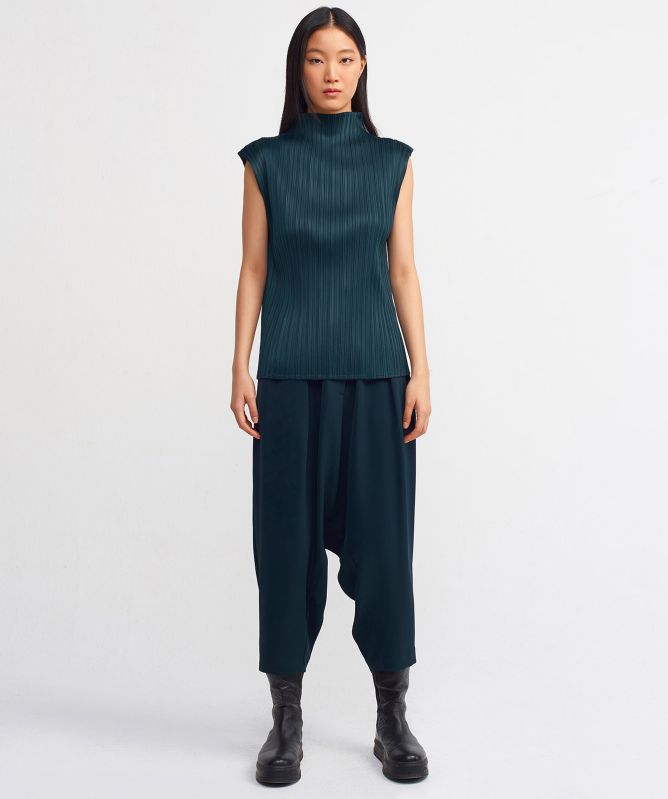 NU London Sleeveless Plisse Top