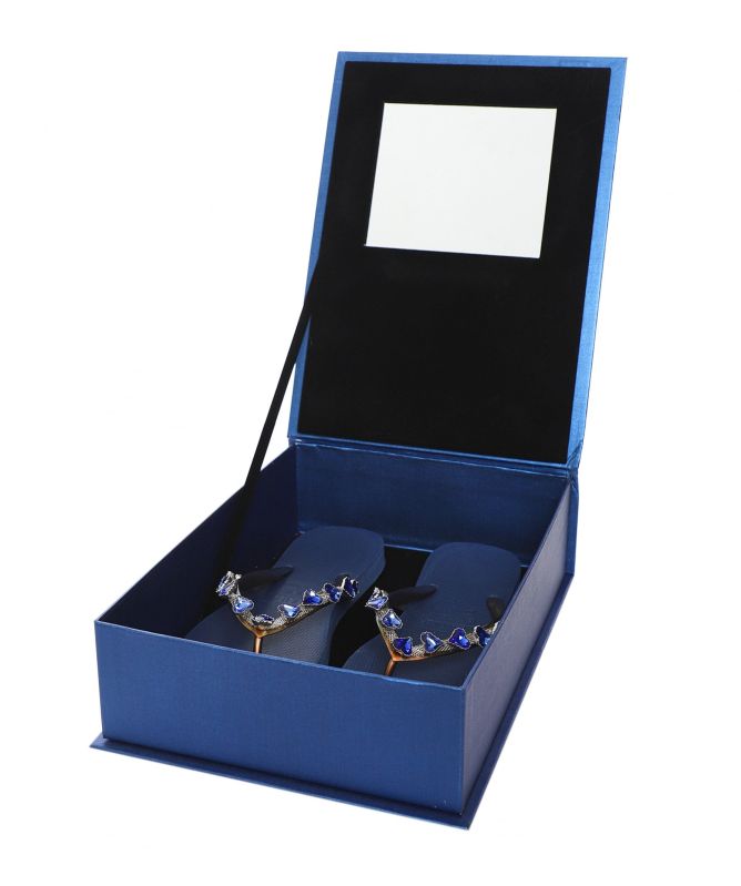 Uzurii Hearts Crystal Flip Flops