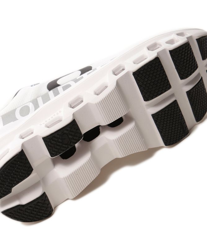 On Running Cloudmonster Sneakers