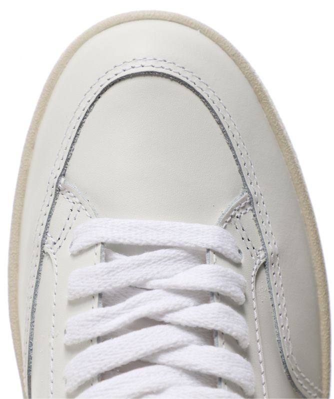 VEJA Womens Leather V-12 Sneakers