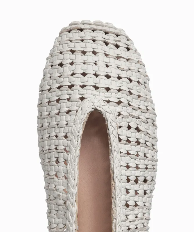 INUOVO Woven Slingback Flats